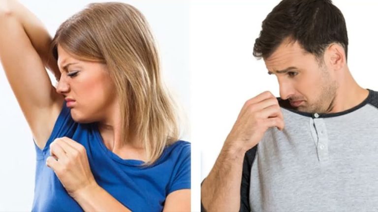 Causas y soluciones para camisetas que huelen a sudor: cómo evitar olores desagradables