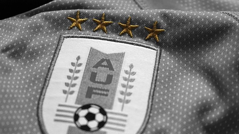 ¿Cuántas estrellas tiene la camiseta de Uruguay y qué significan?
